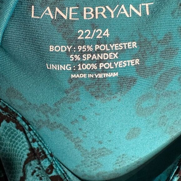 Lane Bryant Fitted Snakeskin Ruched
Side Tunic Top 22/24 - Picture 5 of 5